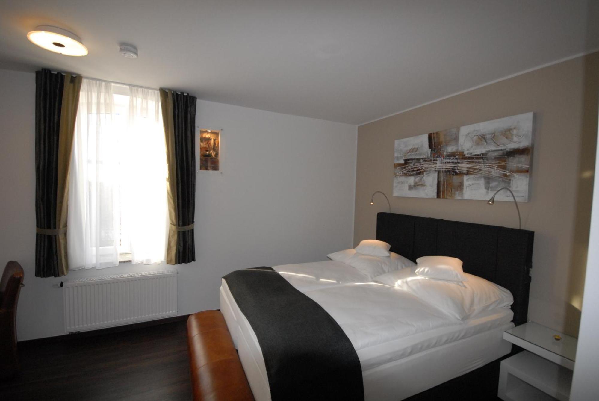Landhotel Alte Toepferei Duisburg Exterior foto